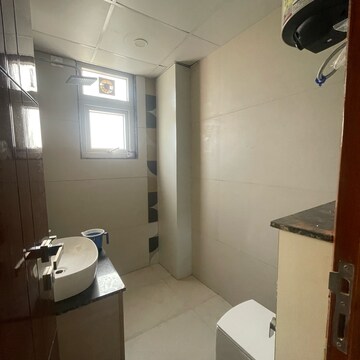 Team Area in 3 BHK Builder Floor at BPTP Amstoria Country Floor, Sector 102 – for Sale