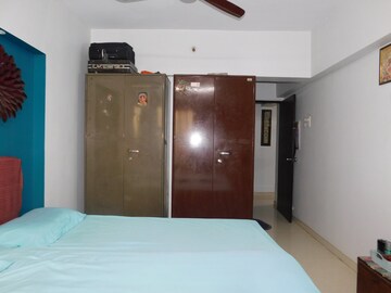 Room in 2 BHK Apartment at Mulund East – for Sale