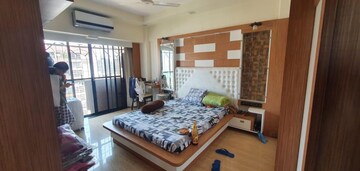 Bedroom in 2 BHK Apartment at Panorama Tower, Andheri West – for Rent