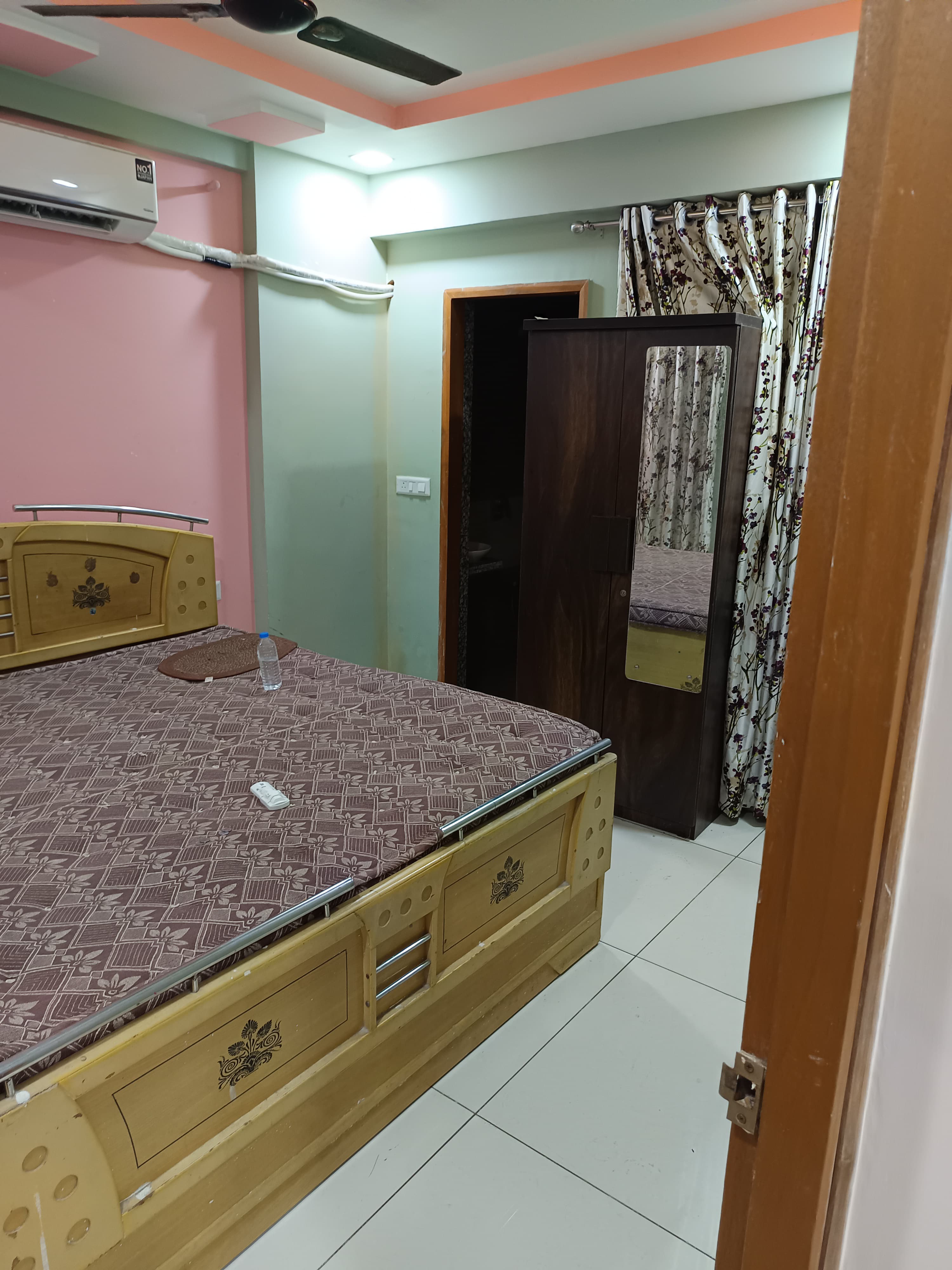 3 BHK Apartment For Rent in Vaishnodevi Circle Ahmedabad  7810754