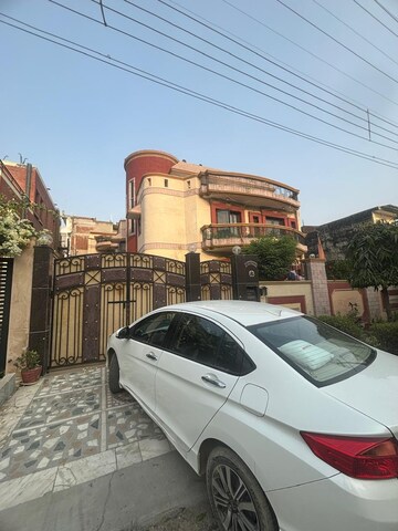 6+ BHK Villa – Exterior View View at Sector 82 - for Sale
