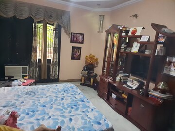 Bedroom in 6+ BHK Villa at Sector 82 – for Sale