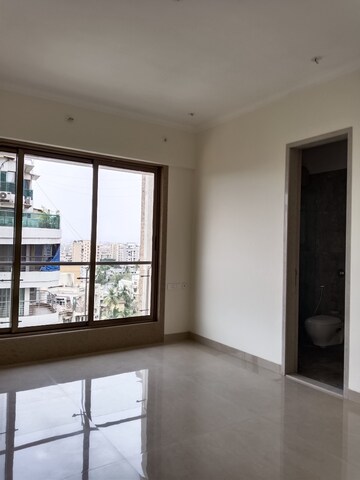 Room in 3 BHK Apartment at AP Valencia Apartment, Santacruz West – for Sale