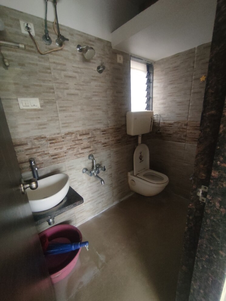 Bathroom, veena-dynasty 2 Bedroom 925 Sq.Ft. Apartment In Vasai East Palghar 7811076