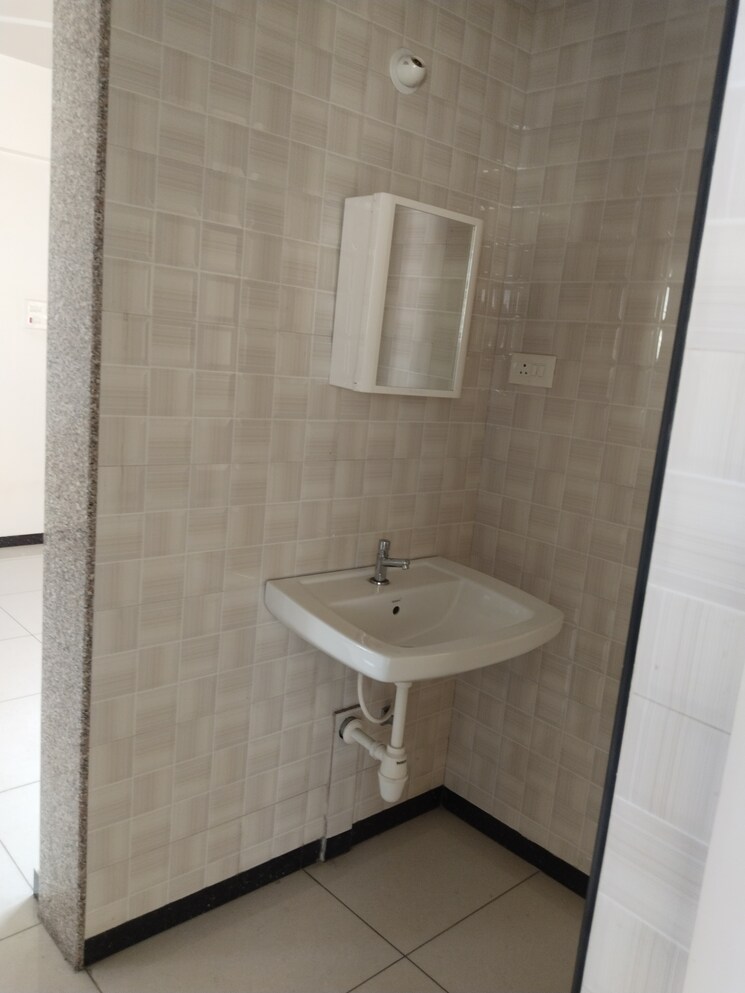 Bathroom, baner 2 Bedroom 755 Sq.Ft. Apartment In Baner Pune 7811108