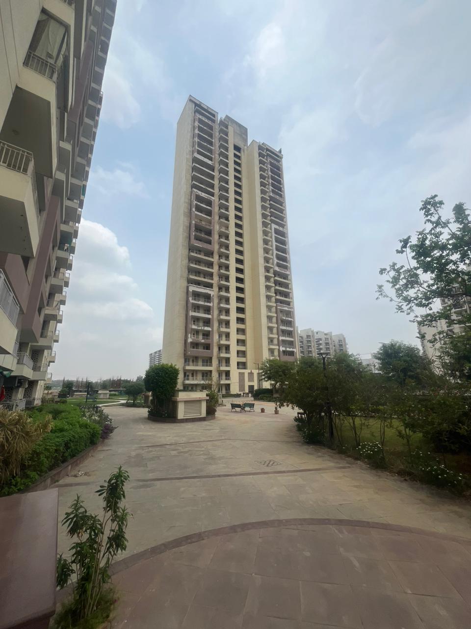 3 BHK + Pooja Room,Servant Room 1945 Sq.Ft. Apartment in Supertech Araville