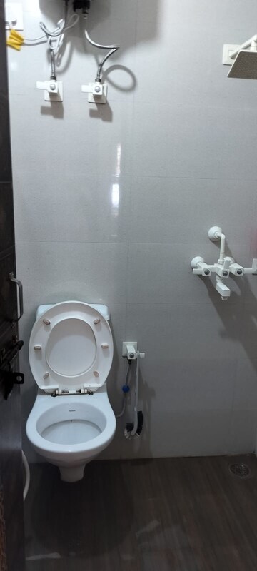 Bathroom in 3 BHK Villa at RWA Apartments Sector 45, Sector 45 – for Rent