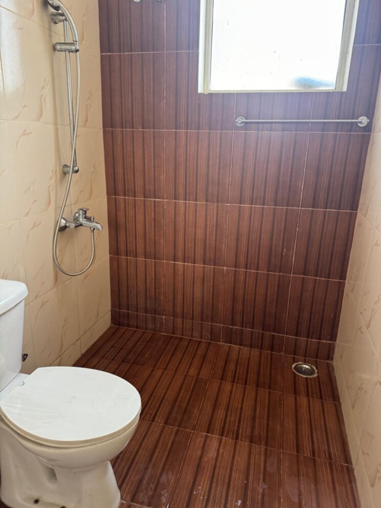 Bathroom, sushma-elite-cross 3 Bedroom 1825 Sq.Ft. Apartment In Dhakoli Zirakpur 7811549