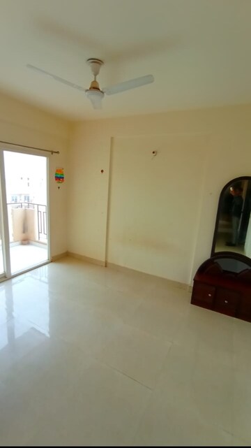 Room in 2 BHK Apartment at Signature Global Orchard Avenue, Sector 93 – for Sale