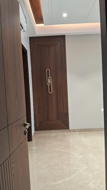 Room in 3 BHK Builder Floor at Jangpura – for Sale