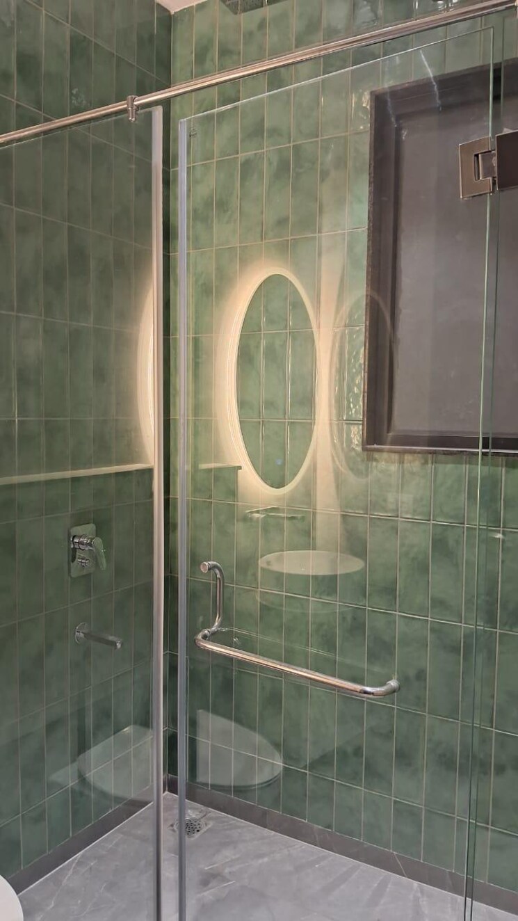 Bathroom, jangpura 3 Bedroom 200 Sq.Yd. Builder Floor In Jangpura Delhi 7811734