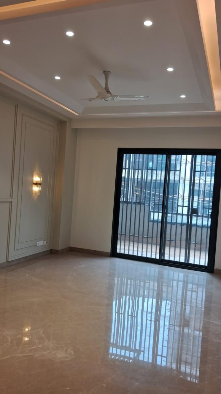 Room, jangpura 3 Bedroom 200 Sq.Yd. Builder Floor In Jangpura Delhi 7811734