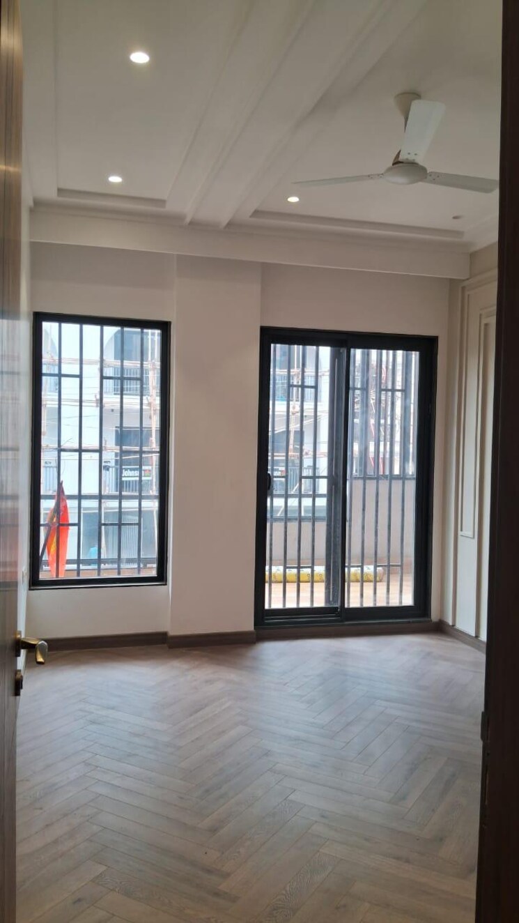 Room, jangpura 3 Bedroom 200 Sq.Yd. Builder Floor In Jangpura Delhi 7811734