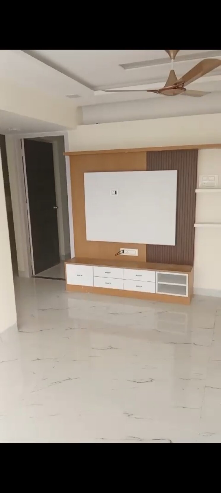 Room, dadar west 2 Bedroom 587 Sq.Ft. Apartment In Dadar West Mumbai 7811792