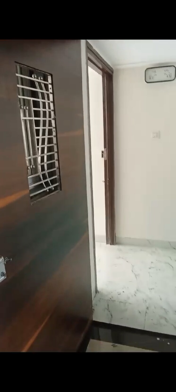 Room, dadar west 2 Bedroom 587 Sq.Ft. Apartment In Dadar West Mumbai 7811792