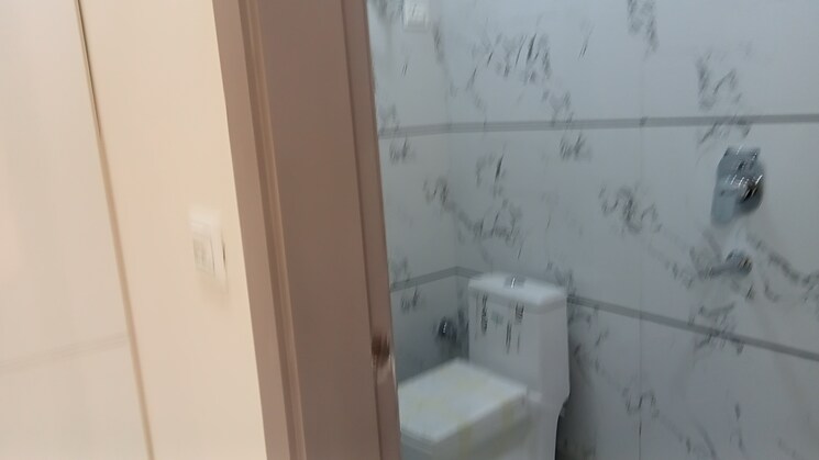 Bathroom, palam colony 2 Bedroom 611 Sq.Ft. Builder Floor In Palam Colony Delhi 7811812