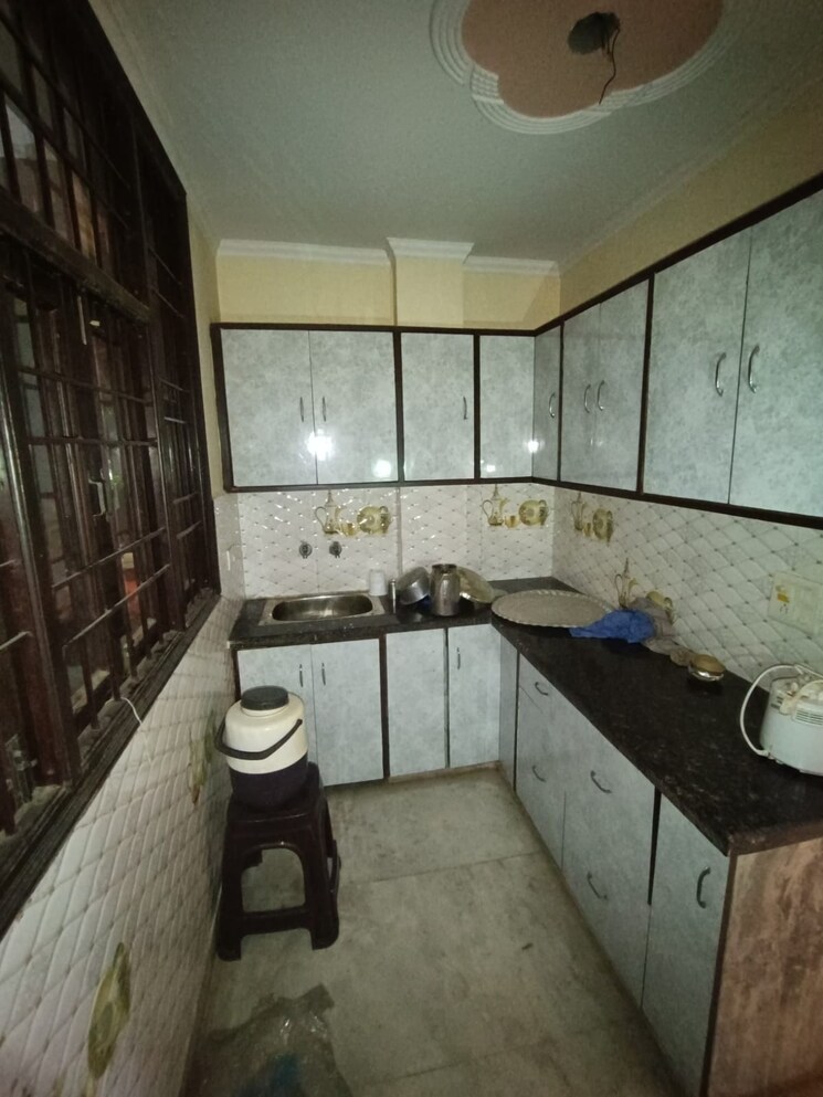 Kitchen, pitampura 6 Bedroom 100 Sq.Yd. Independent House In Pitampura Delhi 7811809