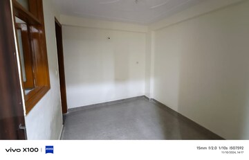 Room in 2 BHK Apartment at Shaheen Bagh – for Sale