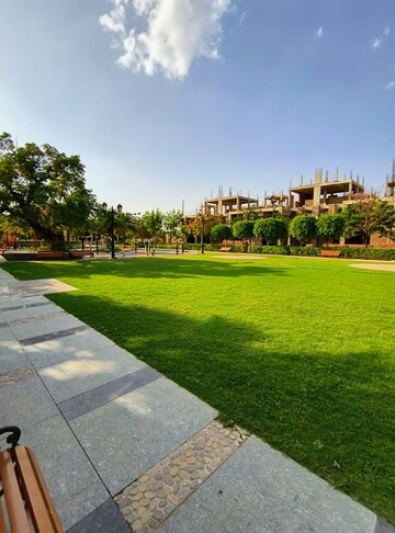  Plot – Garden View at Omaxe Metro City, Kalli Paschim - for Sale
