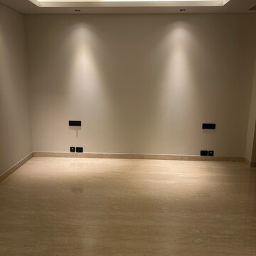 Room in 4 BHK Builder Floor at Panchsheel Park – for Sale
