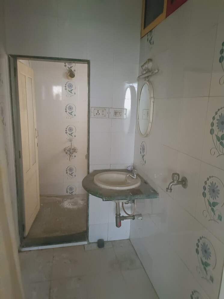 Bathroom, swastik-residency-1 1 Bedroom 430 Sq.Ft. Apartment In Ghodbunder Road Thane 7811969