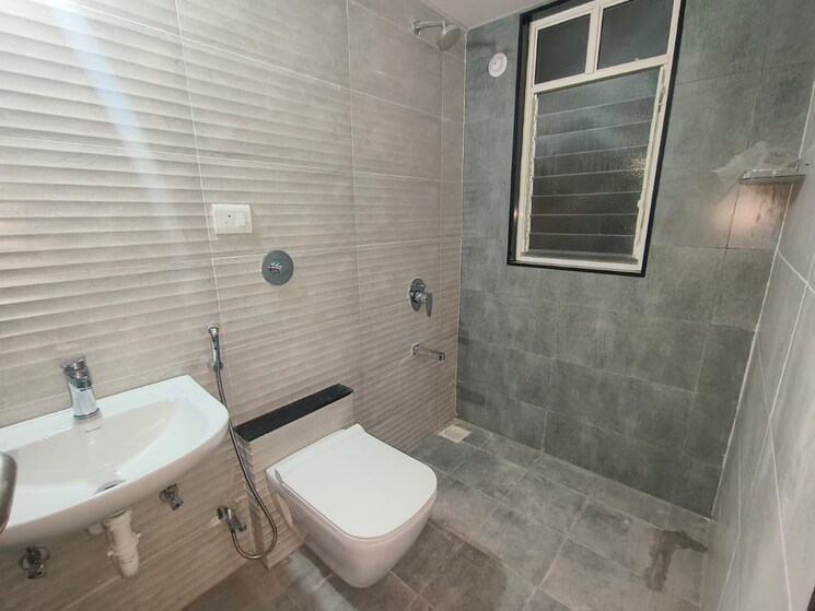 Bathroom, paranjape-trident-towers 2 Bedroom 720 Sq.Ft. Apartment In Wakad Pune 7812063