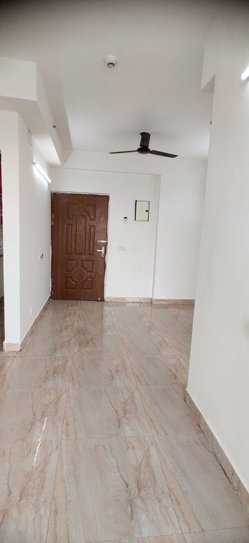 Room in 3 BHK Apartment at Migsun Twiinz, Eta Ii Greater Noida – for Sale