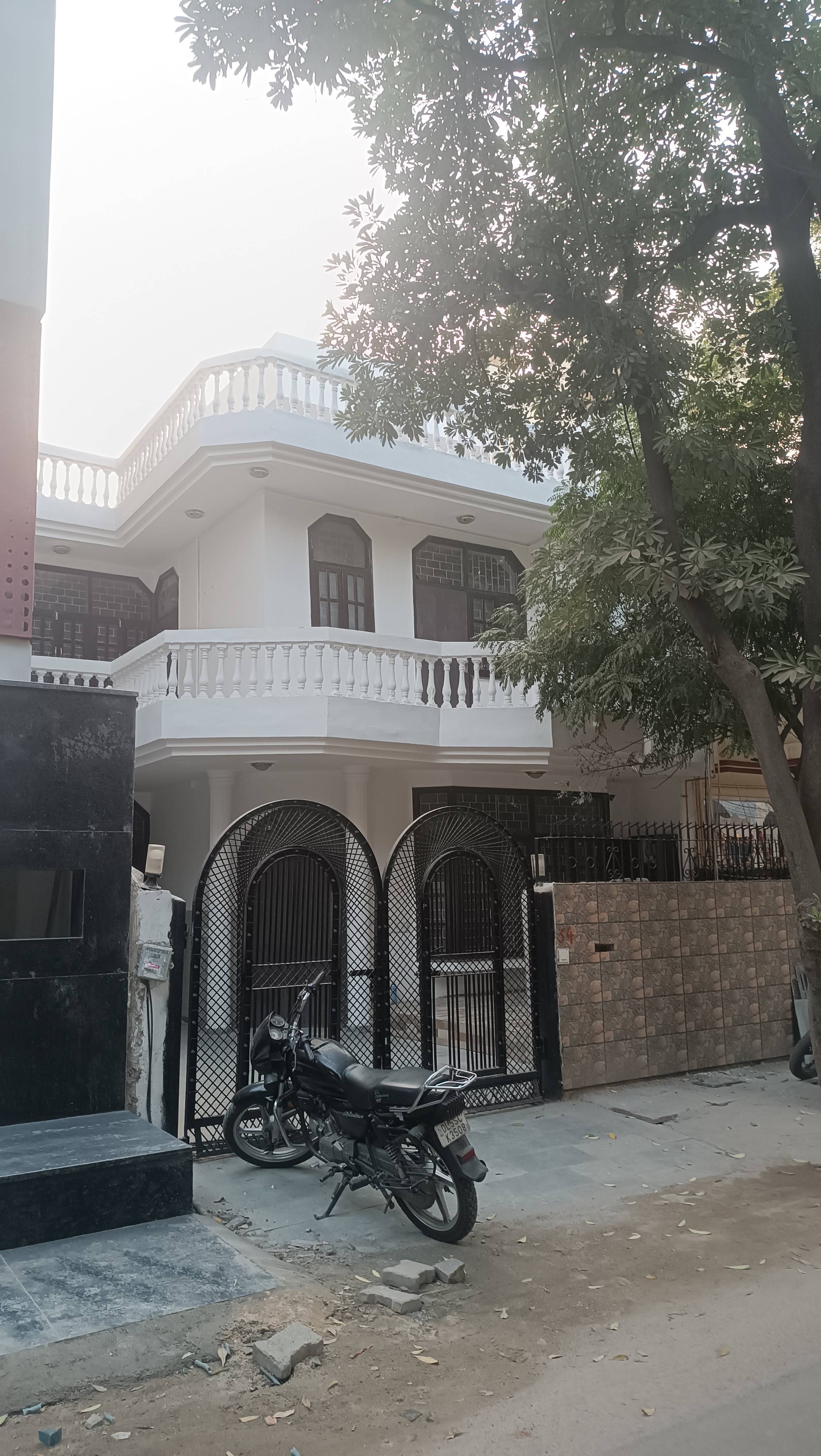 5 BHK + Pooja Room,Servant Room Independent House For Sale in RWA Apartments Sector 39