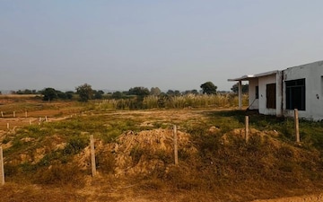 Plot For Sale in Omaxe Lake, North Mullanpur