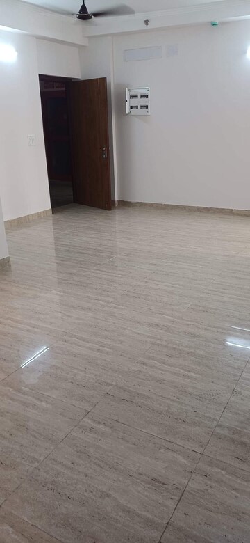 Room in 3 BHK Apartment at Amolik Sankalp, Sector 85 – for Sale