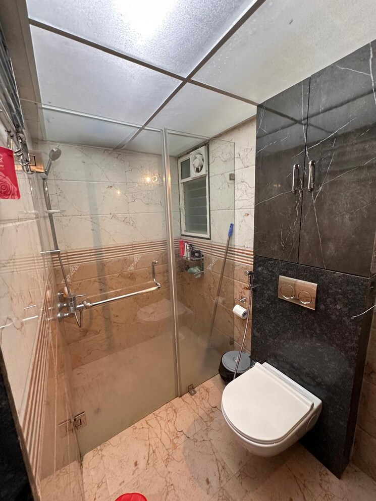 Bathroom, vr-meghdoot-tower 2 Bedroom 800 Sq.Ft. Apartment In Dhankawadi Pune 7812789