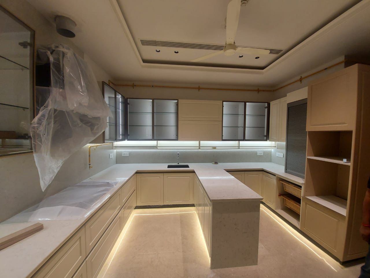 6 BHK Independent House For Sale in Vasant Vihar