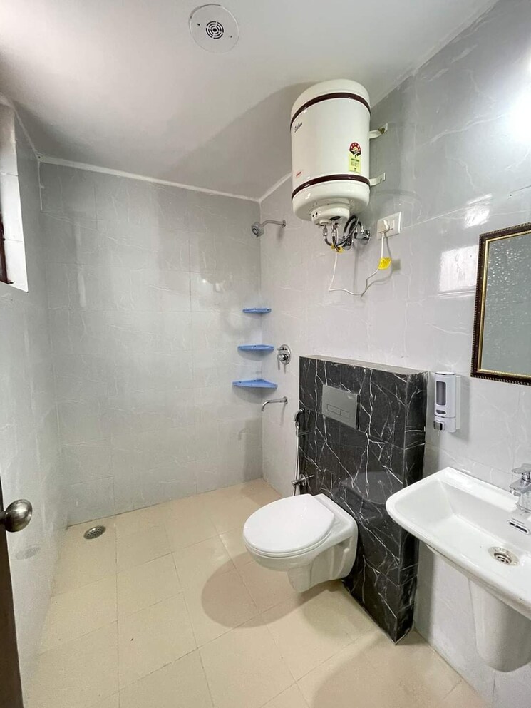 Bathroom, chattarpur 2 Bedroom 1002 Sq.Ft. Builder Floor In Chattarpur Delhi 7813104
