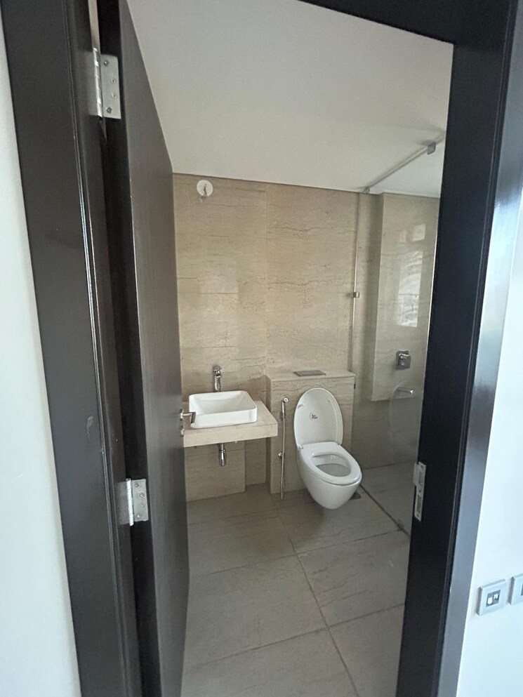 Bathroom, oberoi-sky-city 4 Bedroom 1852 Sq.Ft. Apartment In Borivali East Mumbai 7813124