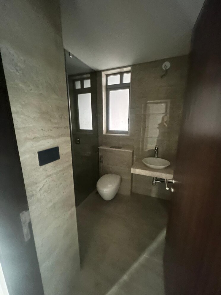 Bathroom, oberoi-sky-city 4 Bedroom 1852 Sq.Ft. Apartment In Borivali East Mumbai 7813124