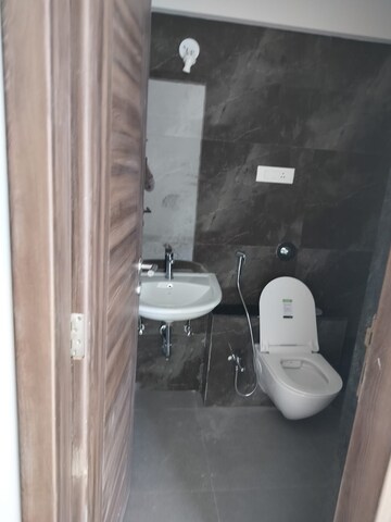 Bathroom in 2 BHK Apartment at Supreme Estia Phase 1, Baner – for Sale