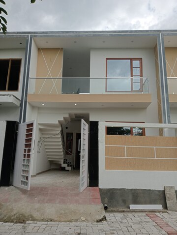 Kitchen in 3 BHK Villa at Gomti Nagar – for Sale