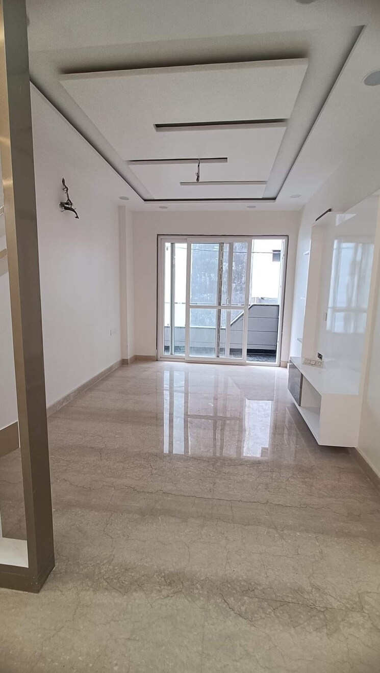 Room, burari 3 Bedroom 100 Sq.Yd. Builder Floor In Burari Delhi 7813443