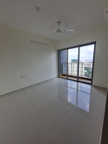 Room in 2 BHK Apartment at Amanora Ascent Towers, Hadapsar – for Sale