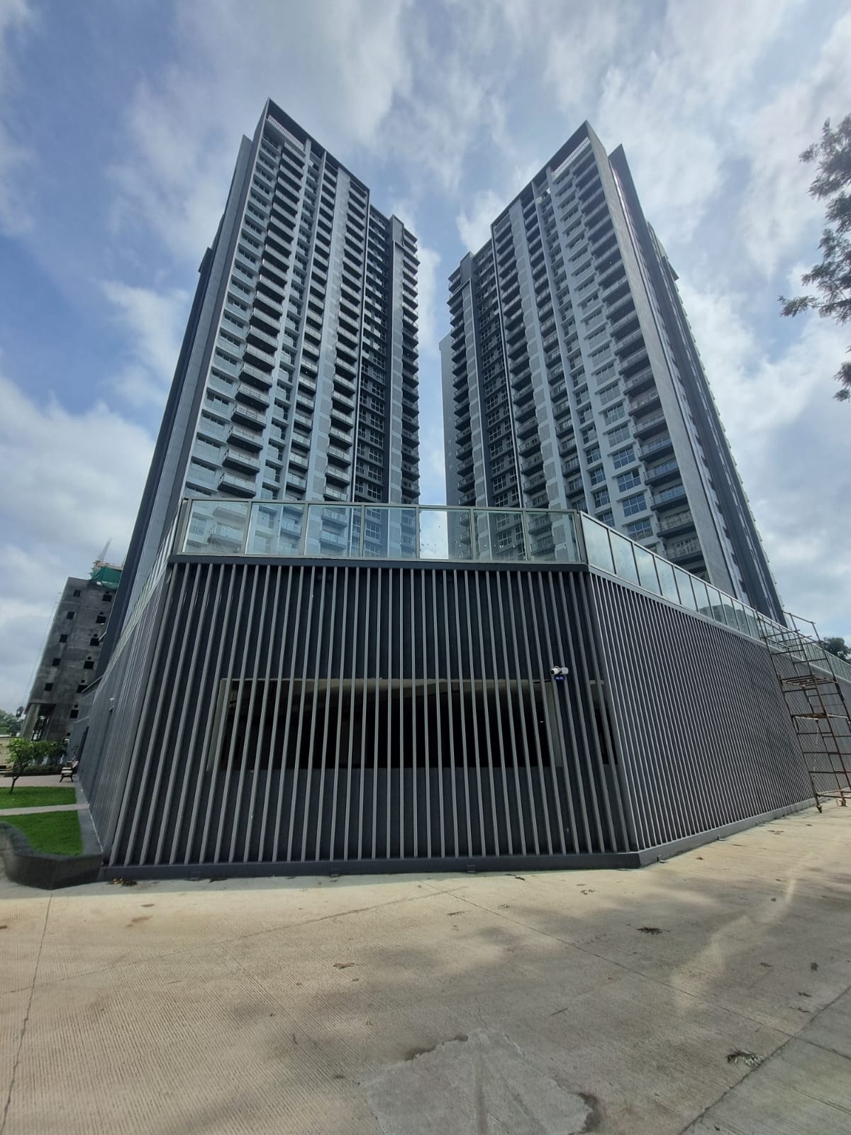 2 BHK Apartment For Sale in Amanora Ascent Towers