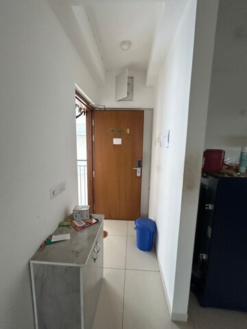 Bathroom in 2 BHK Apartment at Amanora Gold Towers, Hadapsar – for Sale