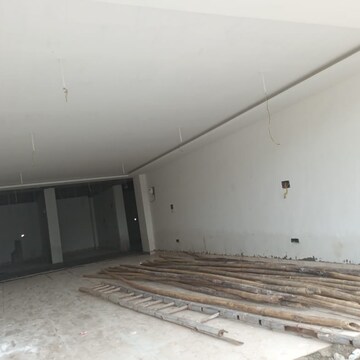  Showroom For Sale in Pallavpuram