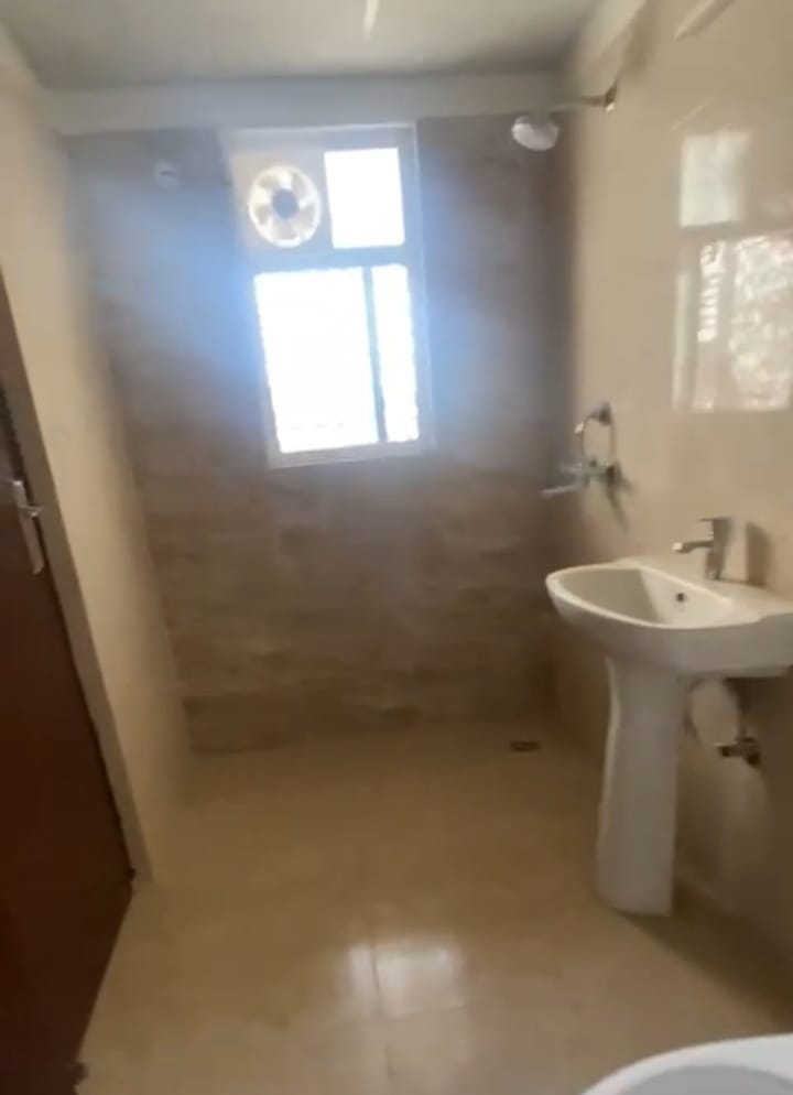 3 BHK Apartment For Sale in Nirala Estate