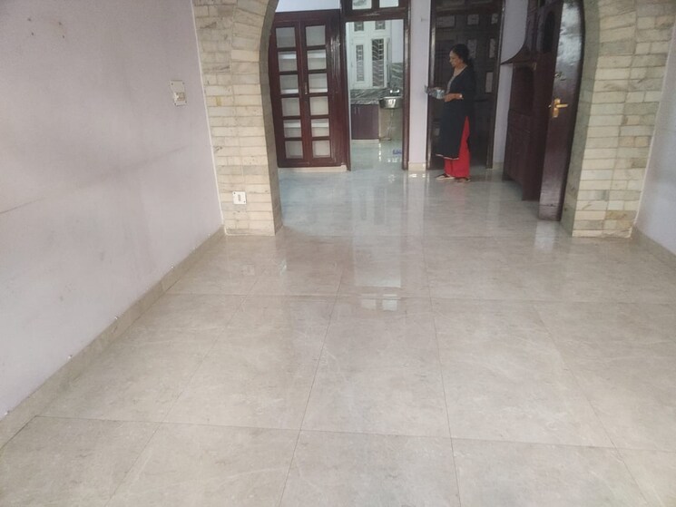 Room, sector 5 2 Bedroom 1400 Sq.Ft. Builder Floor In Sector 5 Gurgaon 7813890