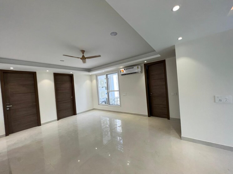 Room, paras-quartier 4 Bedroom 1620 Sq.Ft. Builder Floor In Gwal Pahari Gurgaon 7814062