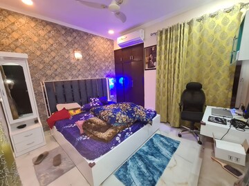 Master Bedroom in 3 BHK Builder Floor at Orchid Island, Sector 51 – for Sale