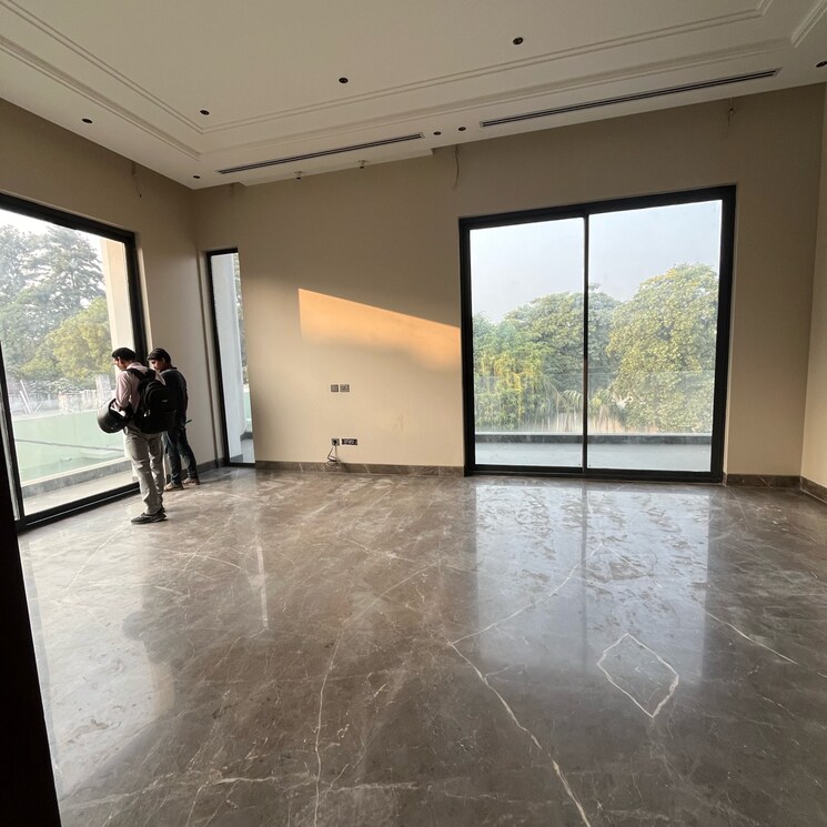 Room, sultanpur 6 Bedroom 2400 Sq.Yd. Villa In Sultanpur Delhi 7814927