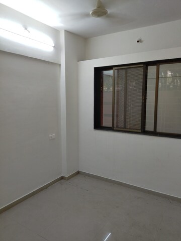 Room in 2 BHK Apartment at Solitaire 3, Mira Road – for Sale