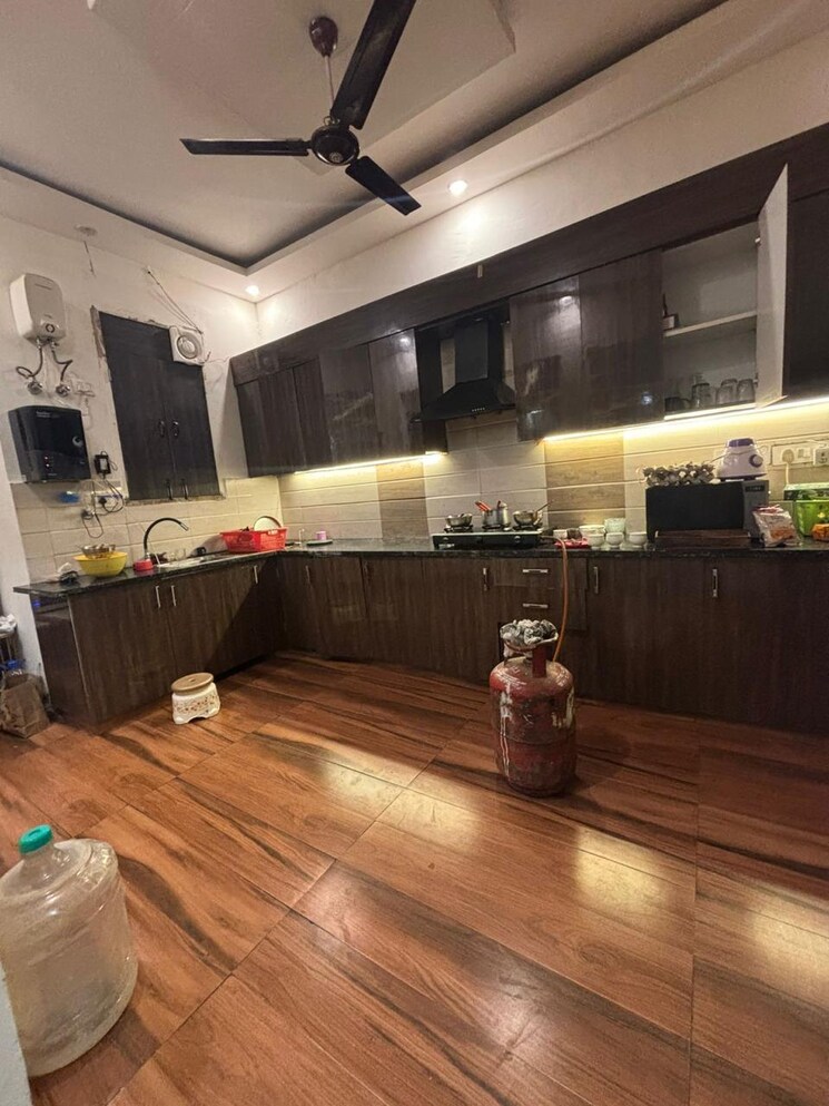 Kitchen, dlf-the-icon 4 Bedroom 2575 Sq.Ft. Apartment In Dlf Phase V Gurgaon 7815069
