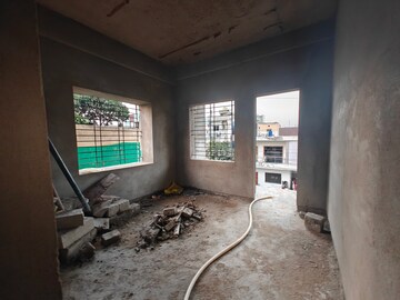Parking in 3 BHK Apartment at Gayatri Nagar – for Sale